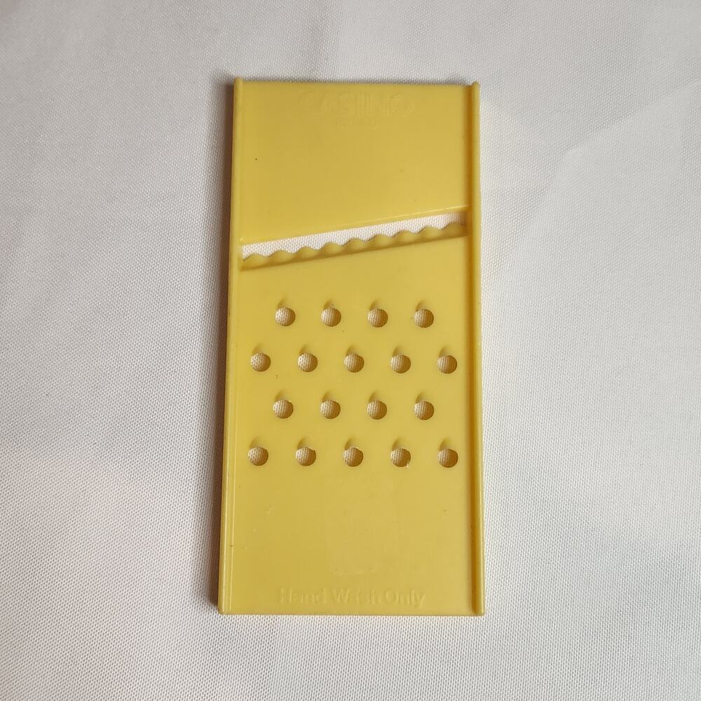 Kraft Casino Vintage Grater Yellow Handheld Plastic 6 Inch